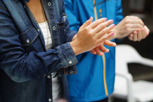 女子はおにぎりを握るのが上手