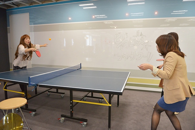 卓球をやるのは高校生以来だよ。