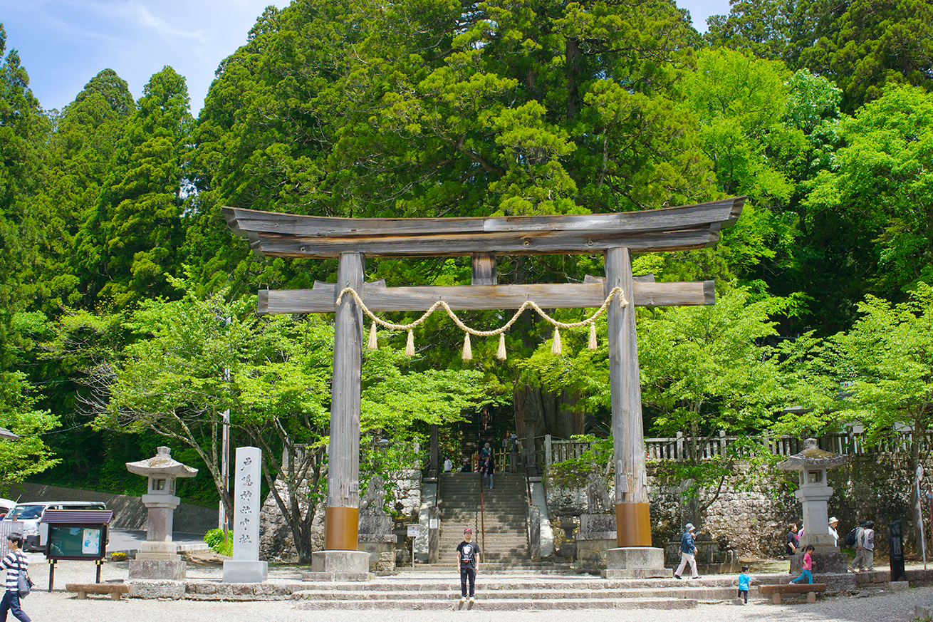 鳥居は神社本殿の付属物ではなかった!?神社に鳥居がある意味を調べてみた。