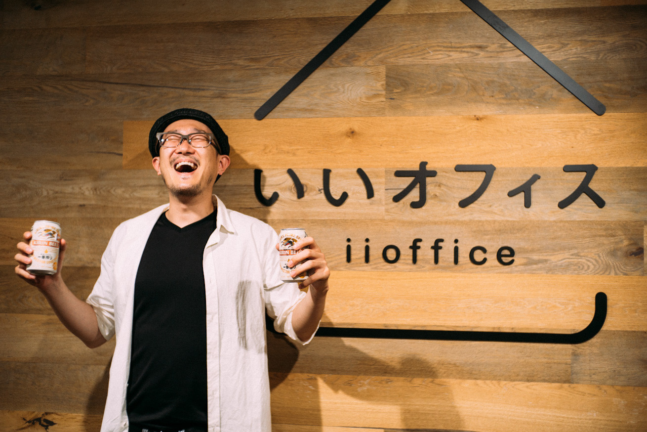 いいオフィスでラッパーの狐火さんにラップを教えてもらおうと思ったら飲みすぎてグダグダになったのでお皿にラップをかけてチンするだけでできる「無限ピーマン」を作って食べた