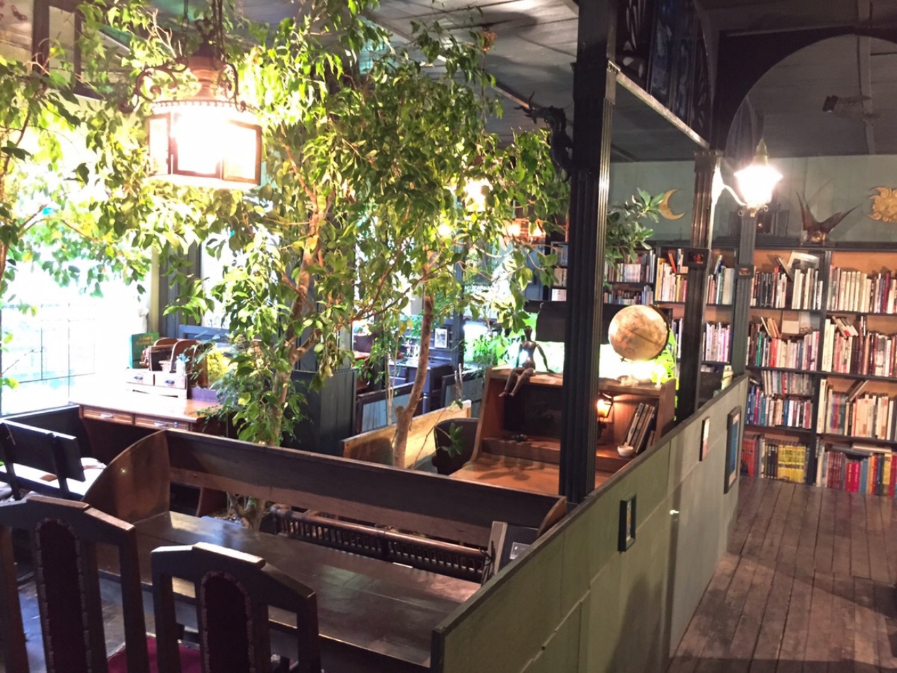書店は都会のオアシス！編集者オススメの都内の書店とブックカフェを紹介します