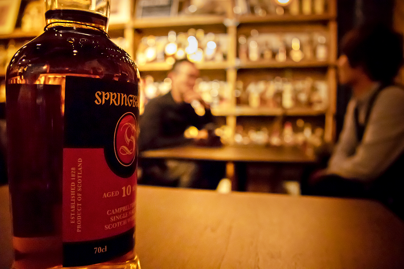 好きなボトルはスプリングバンクの10年。御徒町のバー「Whisky STAND」の新店長クマさんにインタビュー