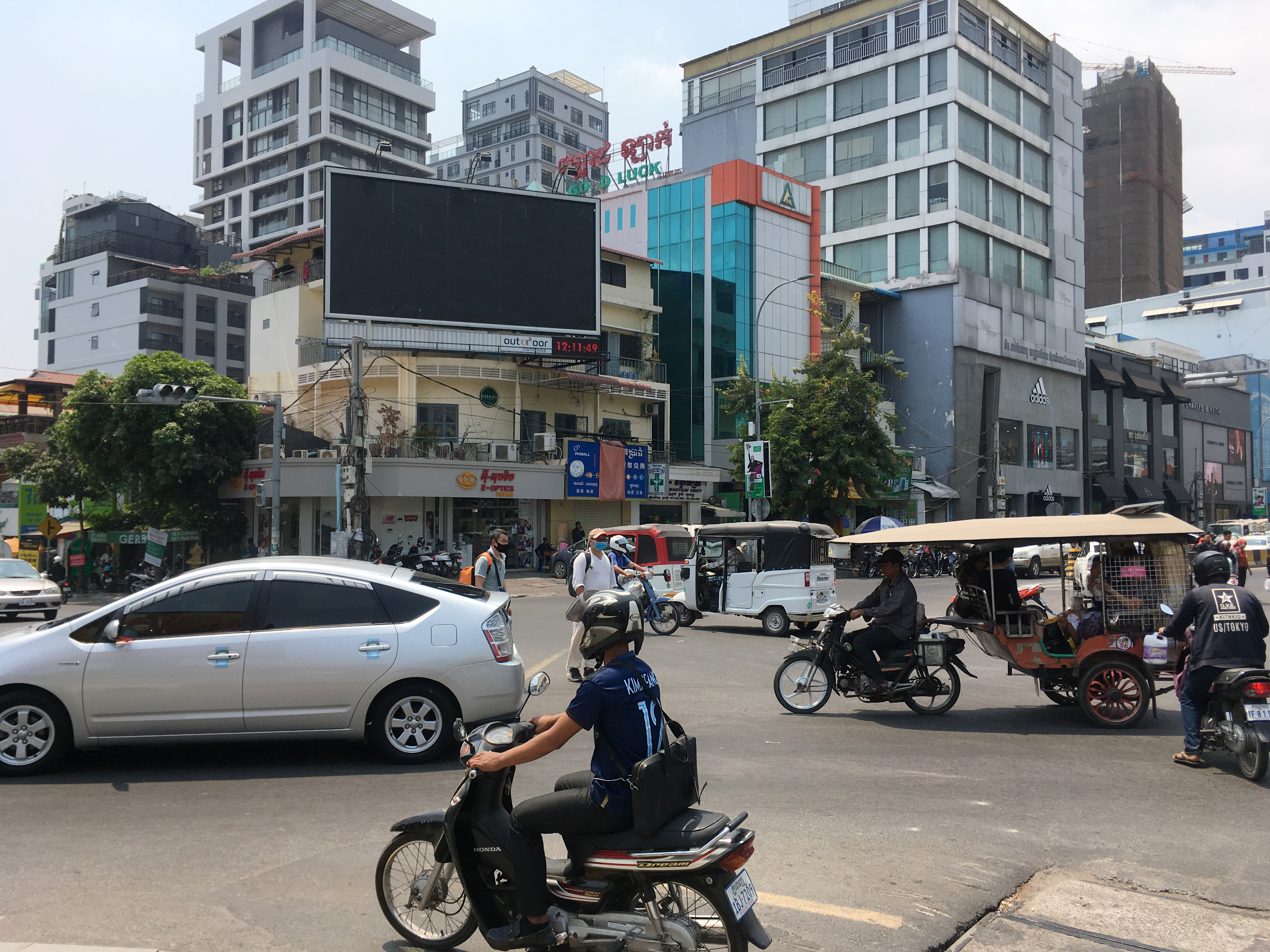 カンボジアの街自体は不穏な空気を全く感じないほど平和（ただし、ひったくりには要注意）。