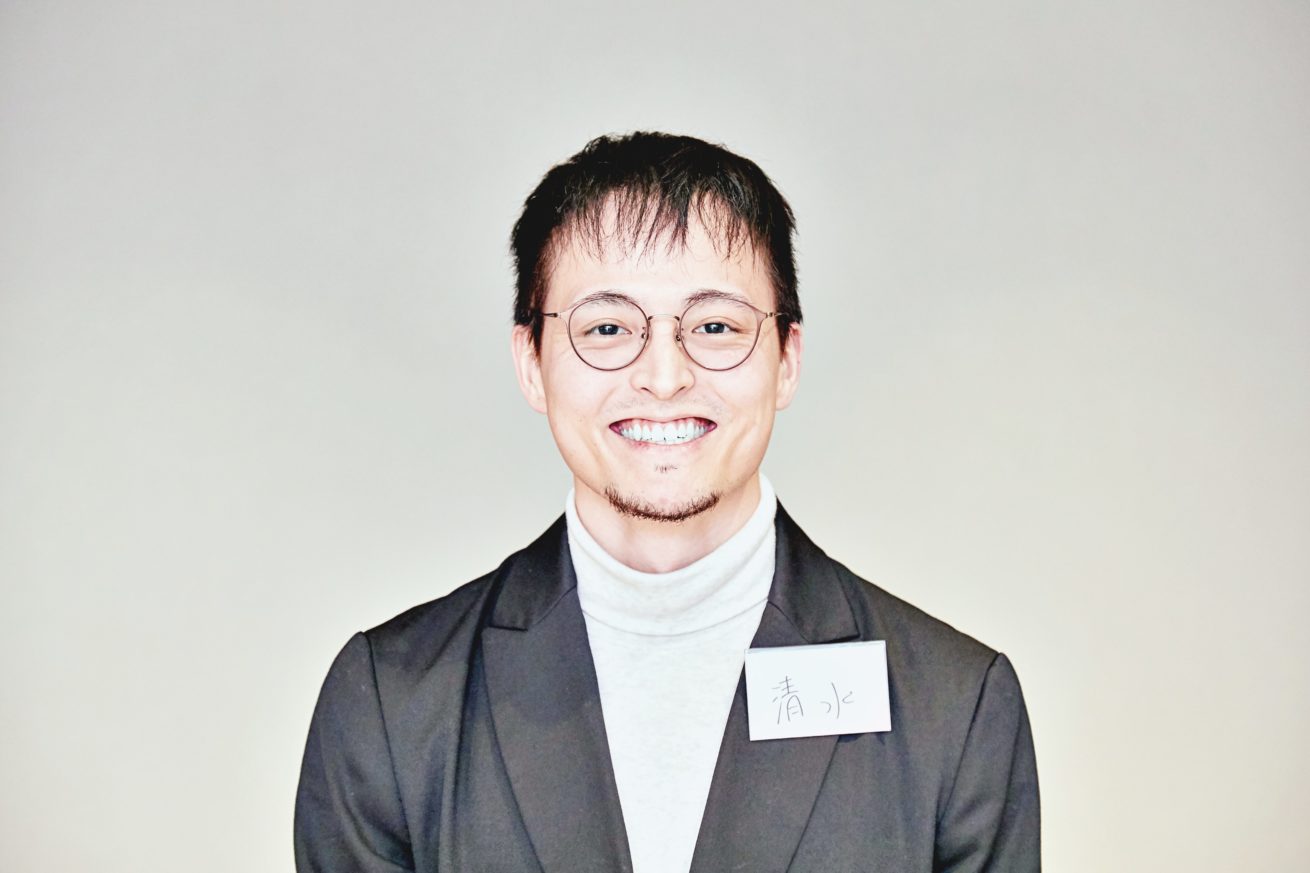 清水さんの笑顔(正面)
